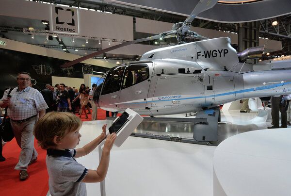 Rusia inaugura la exposición de helicópteros más grande de Europa - Sputnik Mundo