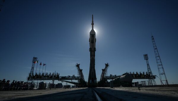 El lanzador Soyuz FG con la nave tripulada Soyuz TMA-09M a bordo fue instalado hoy en la Plataforma Gagarin del cosmódromo de Baikonur. - Sputnik Mundo