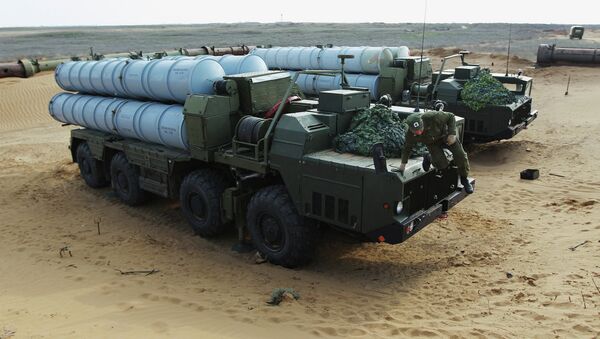 Los sistemas de misiles antiaéreos rusos S-300 - Sputnik Mundo