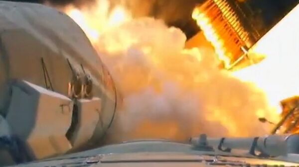 Un lanzamiento espacial filmado por primera vez en 3D - Sputnik Mundo