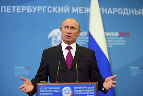 Putin anuncia en San Petersburgo su remedio contra la crisis - Sputnik Mundo