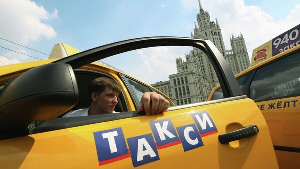 Taxi en Moscú (archivo) - Sputnik Mundo