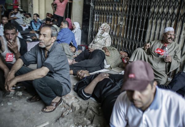 Manifestaciones a favor y en contra del presidente Mursi en El Cairo - Sputnik Mundo