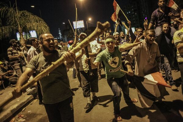 Los Hermanos Musulmanes exigen reinstaurar a Mursi en la presidencia de Egipto - Sputnik Mundo