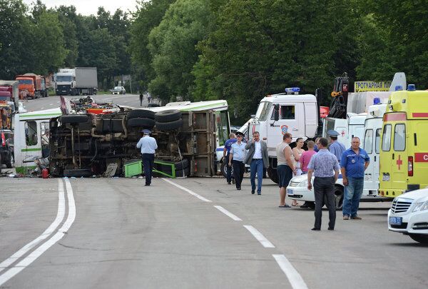 Mortal accidente de tráfico en Moscú - Sputnik Mundo