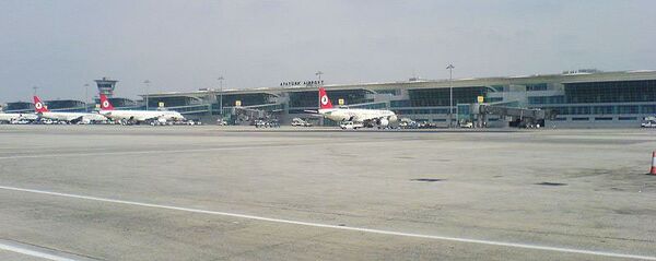 Hackers bloquean por horas dos aeropuertos de Estambul - Sputnik Mundo