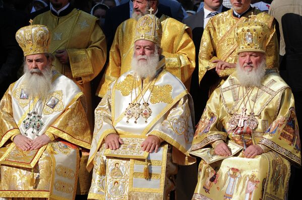 Oficios divinos en Kiev con motivo de los 1025 años del Bautismo de Rusia - Sputnik Mundo