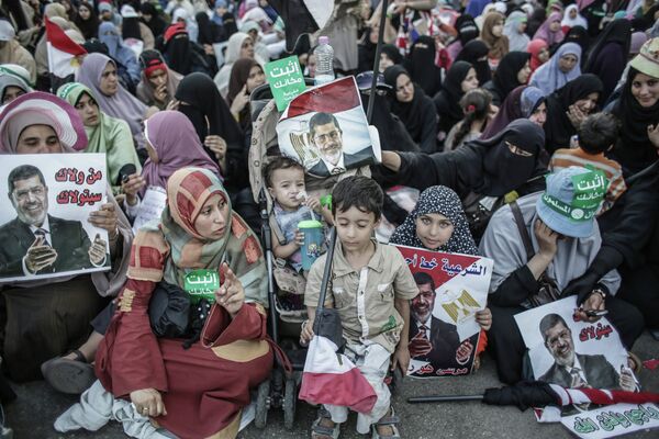 Islamistas utilizan a niños huérfanos en protestas denuncia diario egipto - Sputnik Mundo