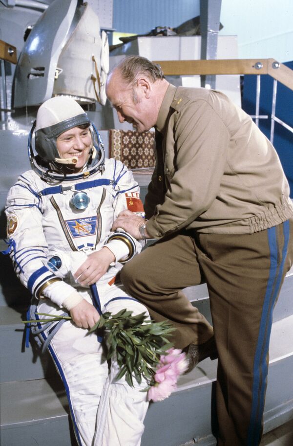 Svetlana Savítskaya, primera mujer cosmonauta que dio un paseo espacial - Sputnik Mundo