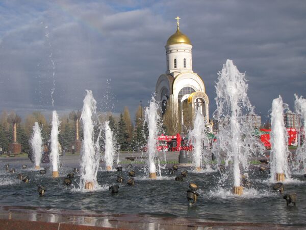 Confesiones tradicionales discrepan ante la simplificación del registro de religiones en Rusia - Sputnik Mundo