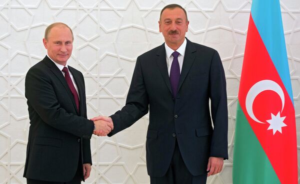 Presidentes de Rusia y Azerbaiyán, Vladímir Putin y Ilham Aliyev - Sputnik Mundo