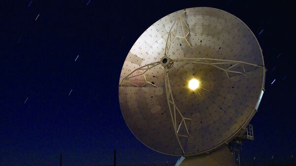 La antena del mayor radiotelescopio a nivel global ALMA - Sputnik Mundo
