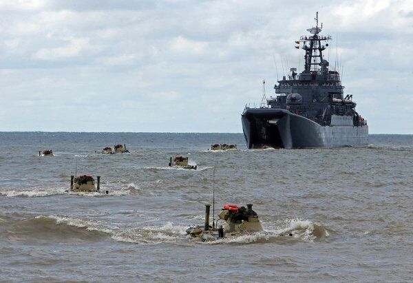 Ejercicios de desembarco naval en el Báltico - Sputnik Mundo
