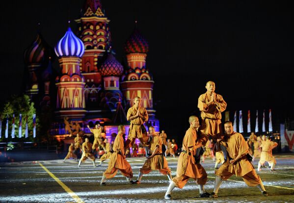 Moscú inaugura el festival de bandas militares Torre Spasskaya - Sputnik Mundo