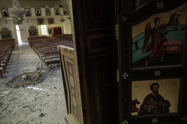 Cerca de 40 monjas y huérfanos están encerrados en un monasterio en Siria - Sputnik Mundo