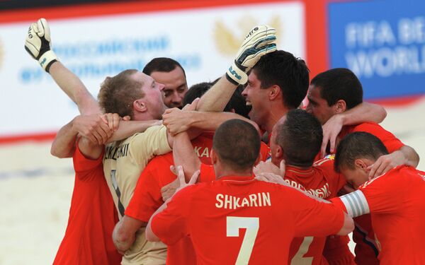Rusia, otra vez la primera del mundo en fútbol playa tras ganar a España - Sputnik Mundo
