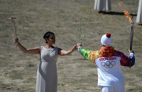Ceremonia del encendido de la antorcha olímpica Sochi 2014 - Sputnik Mundo