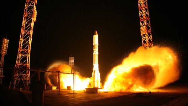 Rusia lanza con éxito su cohete Protón-M y pone en órbita un satélite europeo - Sputnik Mundo