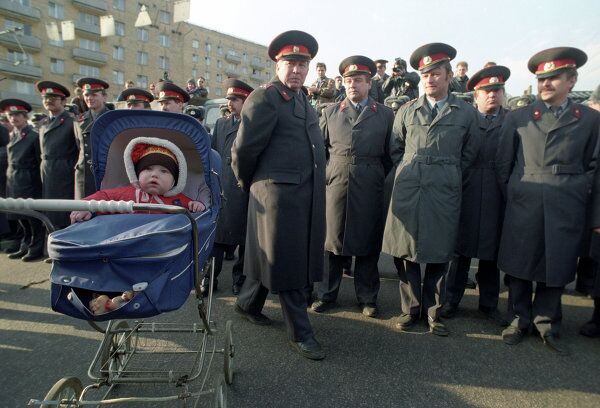Octubre de 1993. Rusia al borde de una guerra civil - Sputnik Mundo