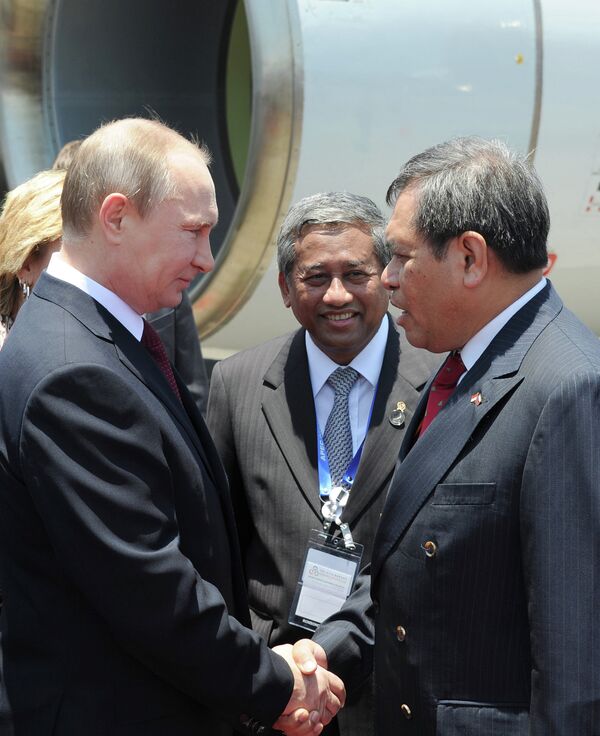 El líder indonesio canta Happy Birthday to You a Putin durante cumbre del APEC - Sputnik Mundo