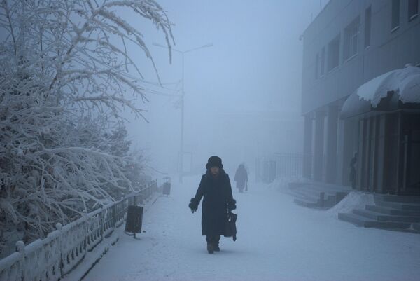 Heladas de 60 grados bajo cero vienen a la república rusa de Yakutia - Sputnik Mundo