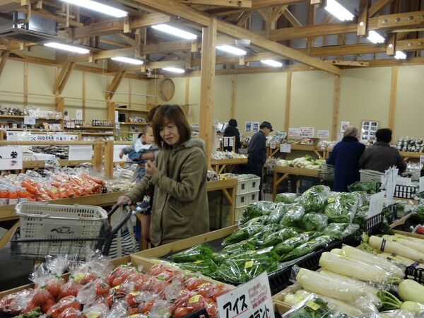 El primer ministro de Japón anima a consumir productos de Fukushima - Sputnik Mundo