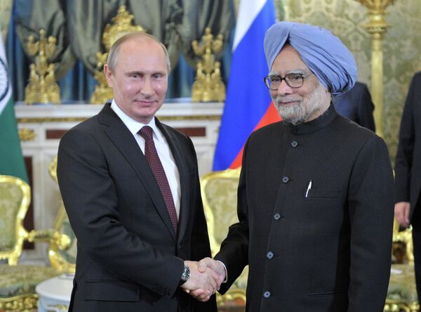 El presidente rus, Vladímir Putin y el primer ministro de la India Manmohan Singh - Sputnik Mundo