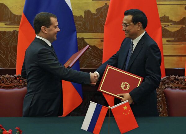 Medvédev: las relaciones entre Rusia y China tienen un nivel sin precedentes - Sputnik Mundo