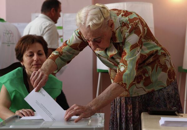 Casi 500 electores de Georgia son personas centenarias - Sputnik Mundo