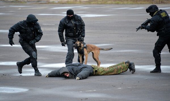 Unidades de elite de las fuerzas especiales de Rusia exhiben su maestría a las afueras de Moscú - Sputnik Mundo