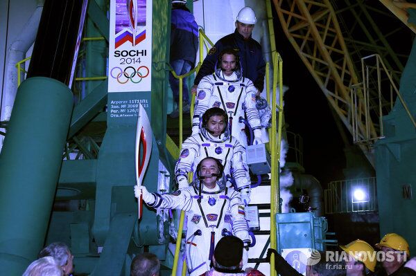 La antorcha olímpica de Sochi 2014 emprende viaje a la ISS - Sputnik Mundo