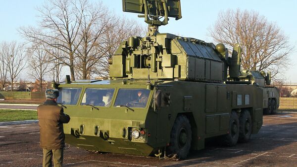 Rusia entrega a Bielorrusia la tercera batería de misiles antiaéreos Tor-M2 - Sputnik Mundo