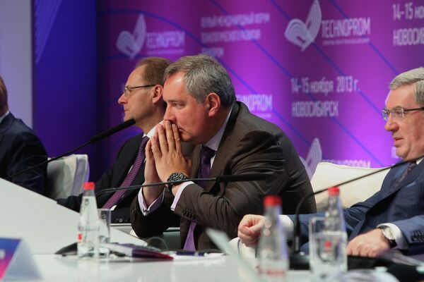 El viceprimer ministro de Rusia, Dmitri Rogozin en el foro Tecnoprom en Novosibirsk - Sputnik Mundo