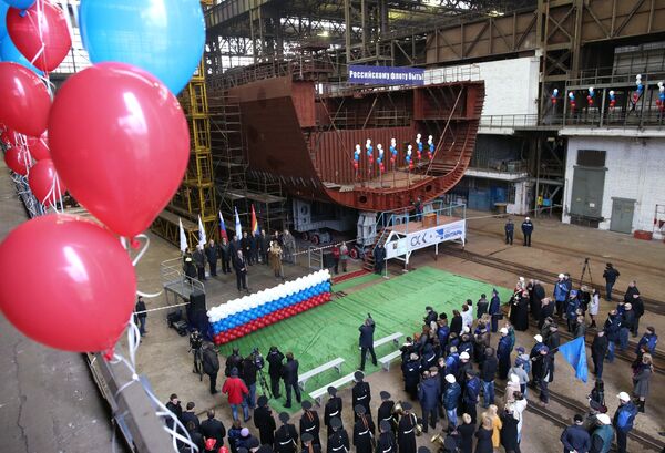 El astillero Yantar pone la quilla de la fragata Almirante Istomin - Sputnik Mundo