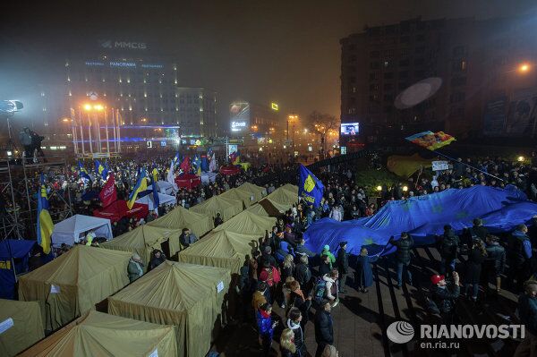 Kiev se echa a la calle para reivindicar el “rumbo europeo” de Ucrania - Sputnik Mundo