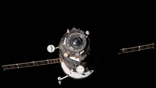 El carguero Progress M21-M eleva en más de 2.000 metros la órbita de la ISS - Sputnik Mundo