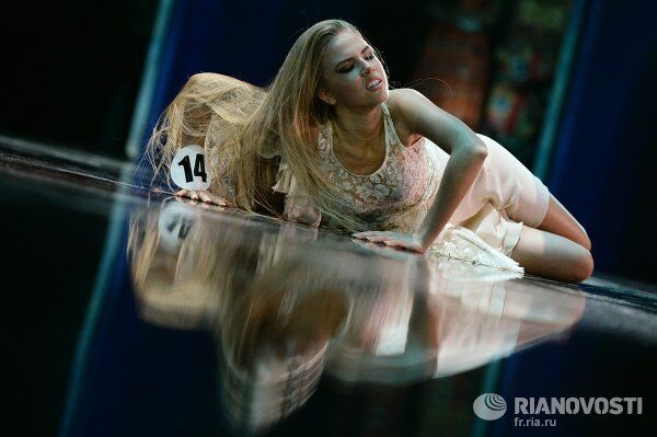 La chica más bella de Rusia y sus rivales - Sputnik Mundo