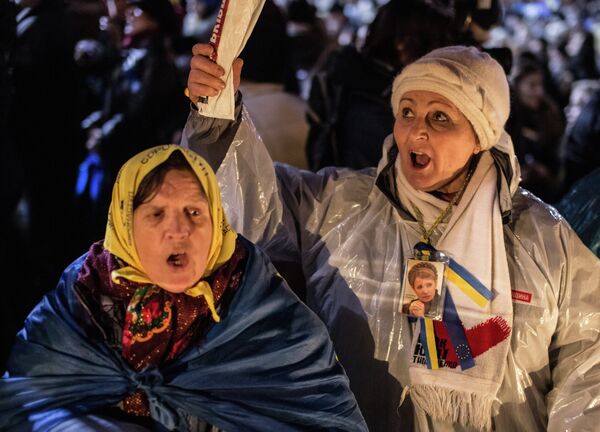 La oposición ucraniana exige al Gobierno excarcelar a Timoshenko - Sputnik Mundo