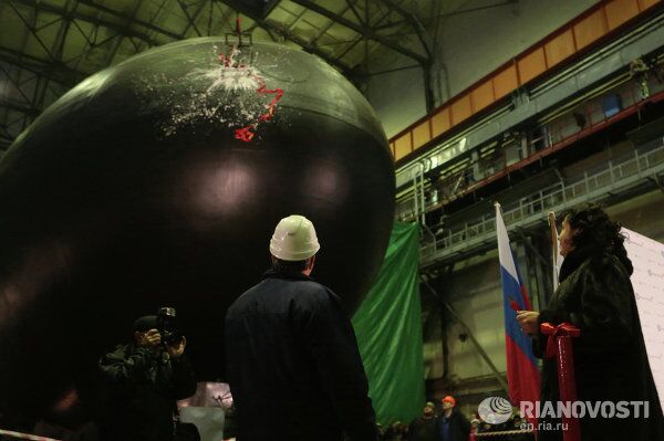 Astilleros rusos botan el submarino Novorossiysk - Sputnik Mundo