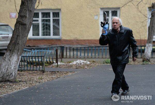 Anciano de 101 años participa en recorrido de la antorcha olímpica - Sputnik Mundo