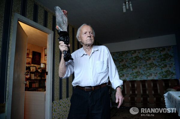 Anciano de 101 años participa en recorrido de la antorcha olímpica - Sputnik Mundo