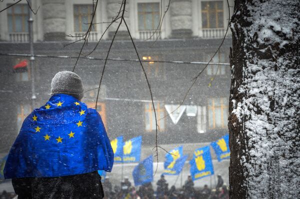 La UE confía en salida política a la situación en Ucrania - Sputnik Mundo