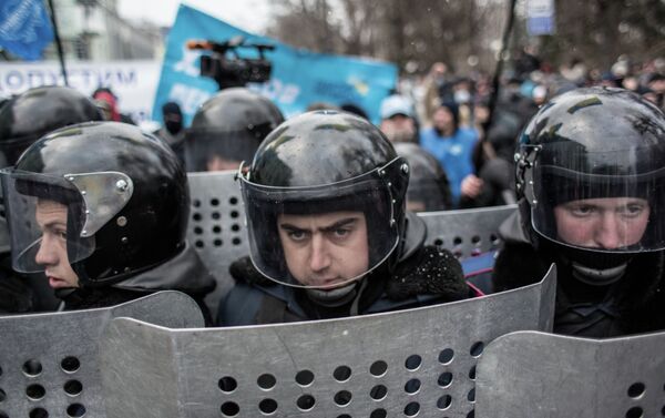 El Interior llama a sus tropas a evitar el baño de sangre en Kiev - Sputnik Mundo