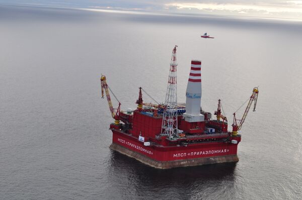 Gazprom empieza a producir crudo en el Ártico - Sputnik Mundo