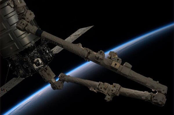 La nave de carga Cygnus acopla a la ISS - Sputnik Mundo