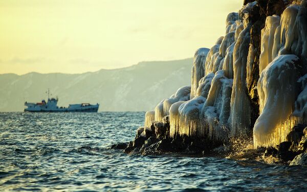 Lago Baikal en invierno - Sputnik Mundo