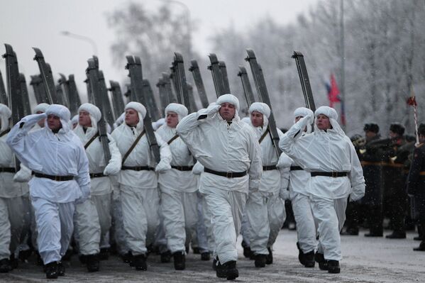 Ensayo general del desfile con motivo del 70º aniversario del fin del sitio de Leningrado - Sputnik Mundo