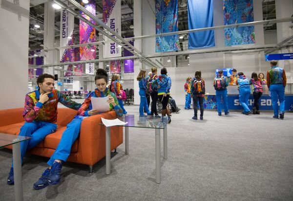 Más de la mitad de los voluntarios de Sochi 2014 ya están en la ciudad olímpica - Sputnik Mundo