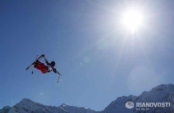 Snowboarders y esquiadores libres surcan las pistas de Sochi - Sputnik Mundo
