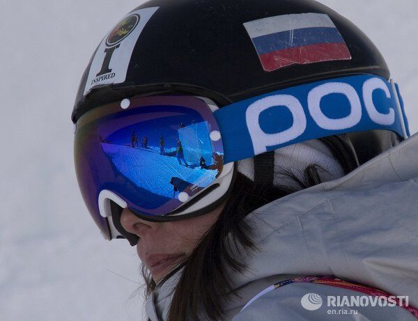 Snowboarders y esquiadores libres surcan las pistas de Sochi - Sputnik Mundo